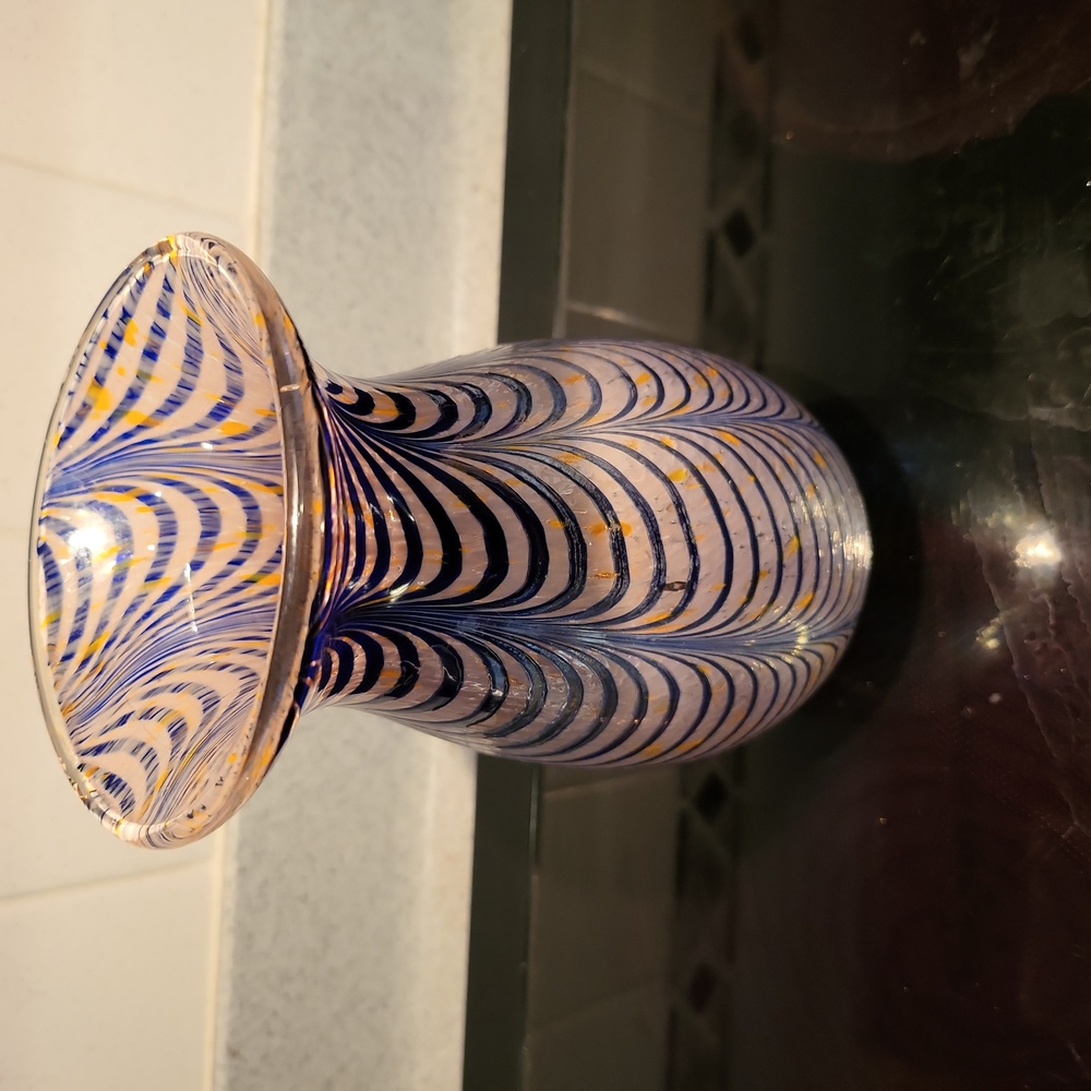 Hand Blown Feather Pull Art Glass Vase 7.25" - Picture 2 of 10